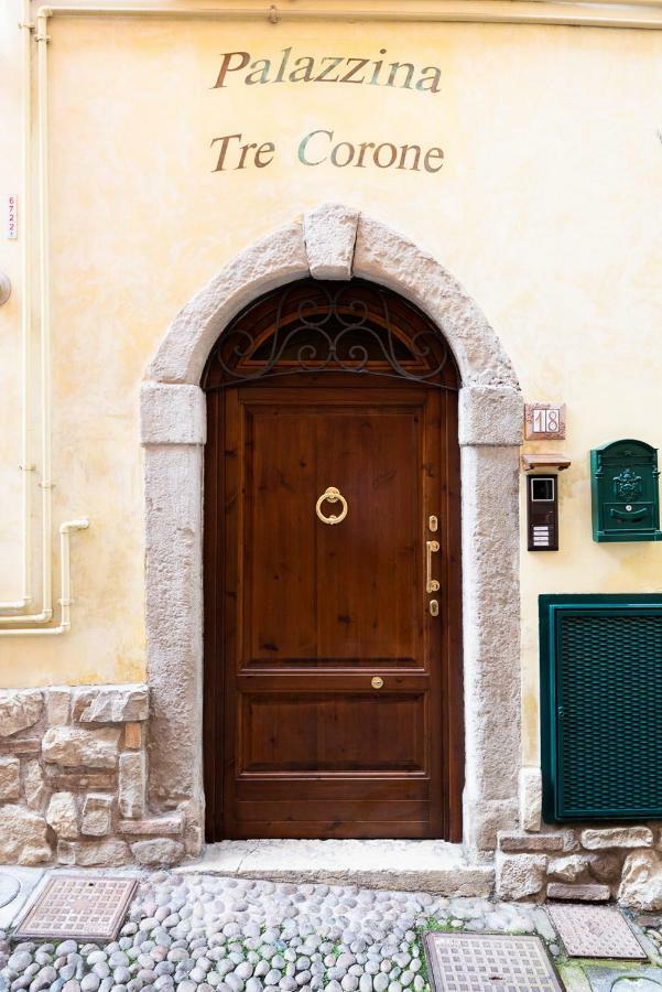 Dreamy Apartment Tre Corone Old Town Десенцано дел Гарда Екстериор снимка